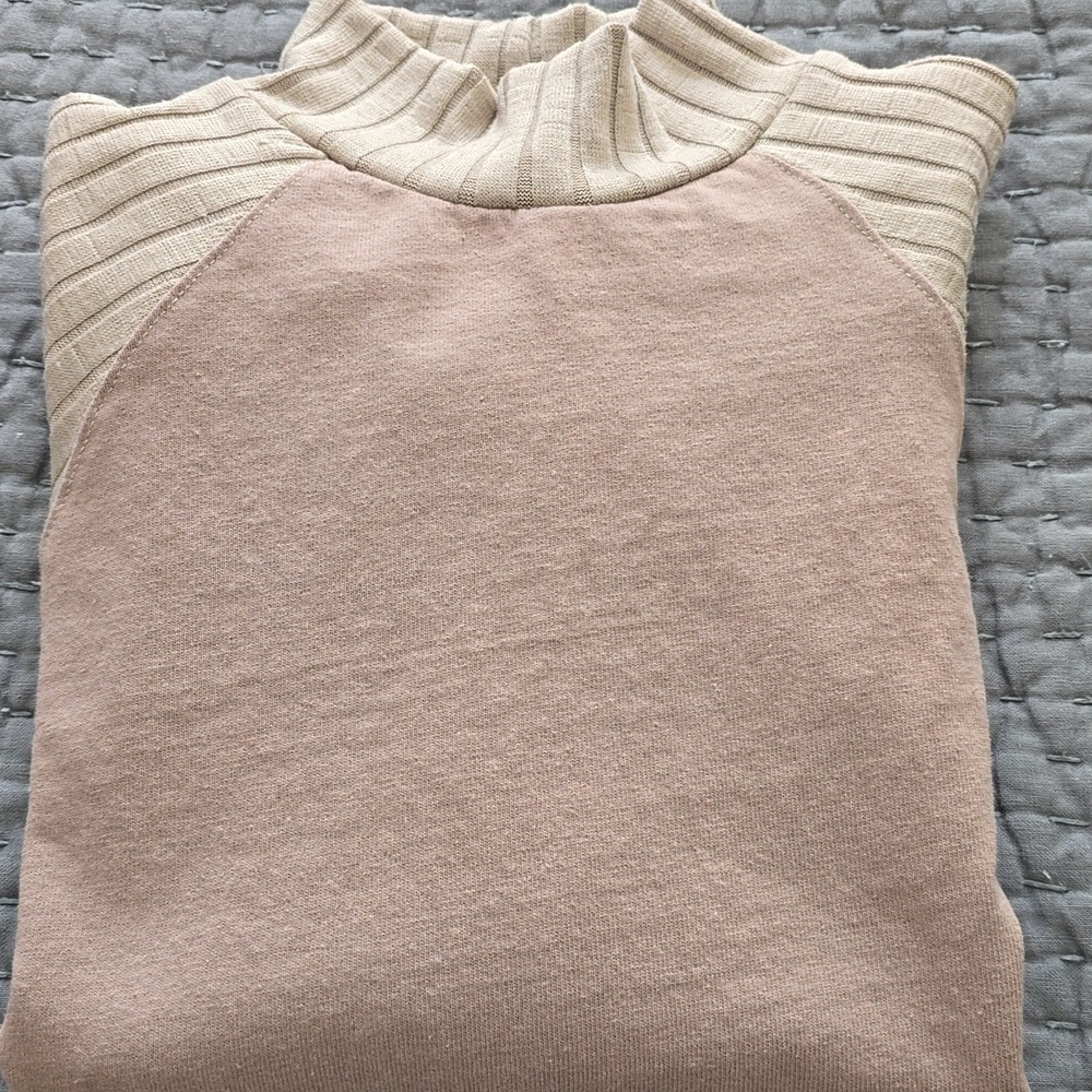 Wishlist Women's Pullover - Picture 11 of 12